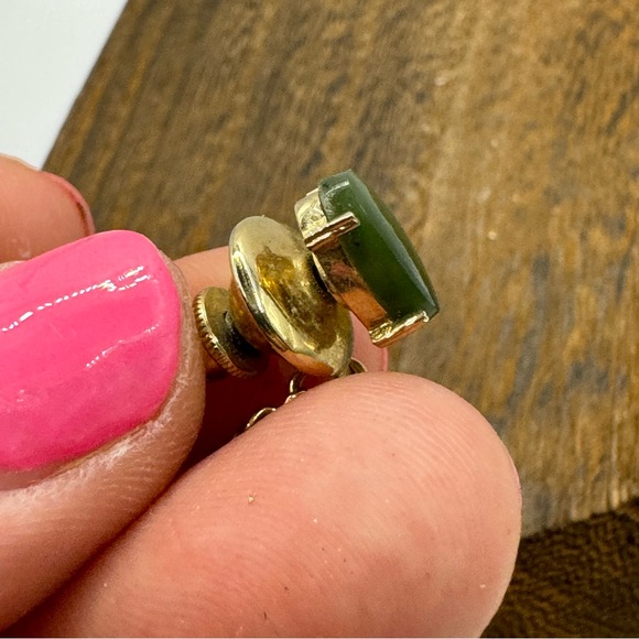 Vintage MCM jadeite oval stone  gold tone tie tack pin - Picture 5 of 6